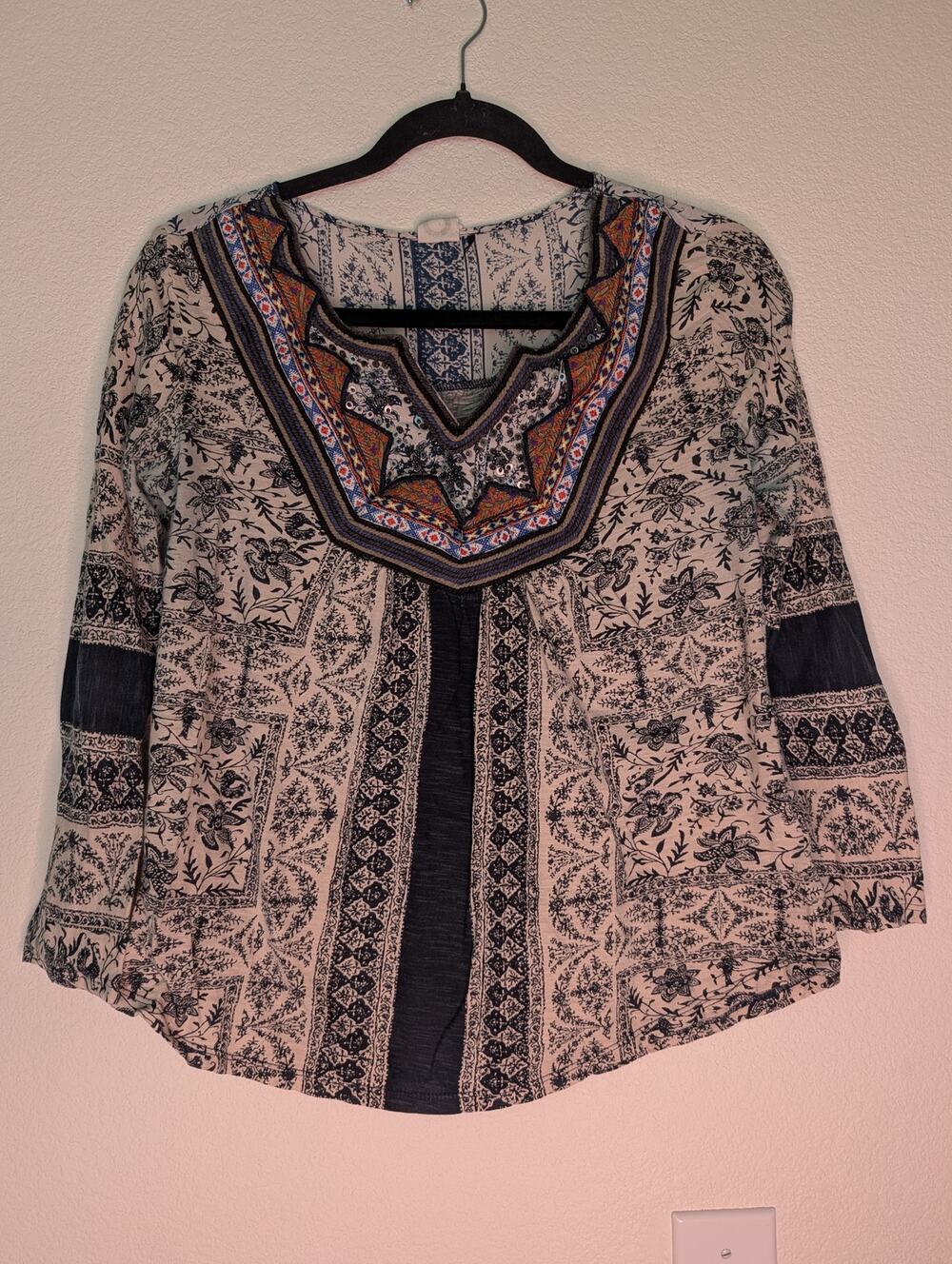 Anthropologie Akemi + Kim Embroidered Beaded Blouse S Peasant Boho Floral Unique